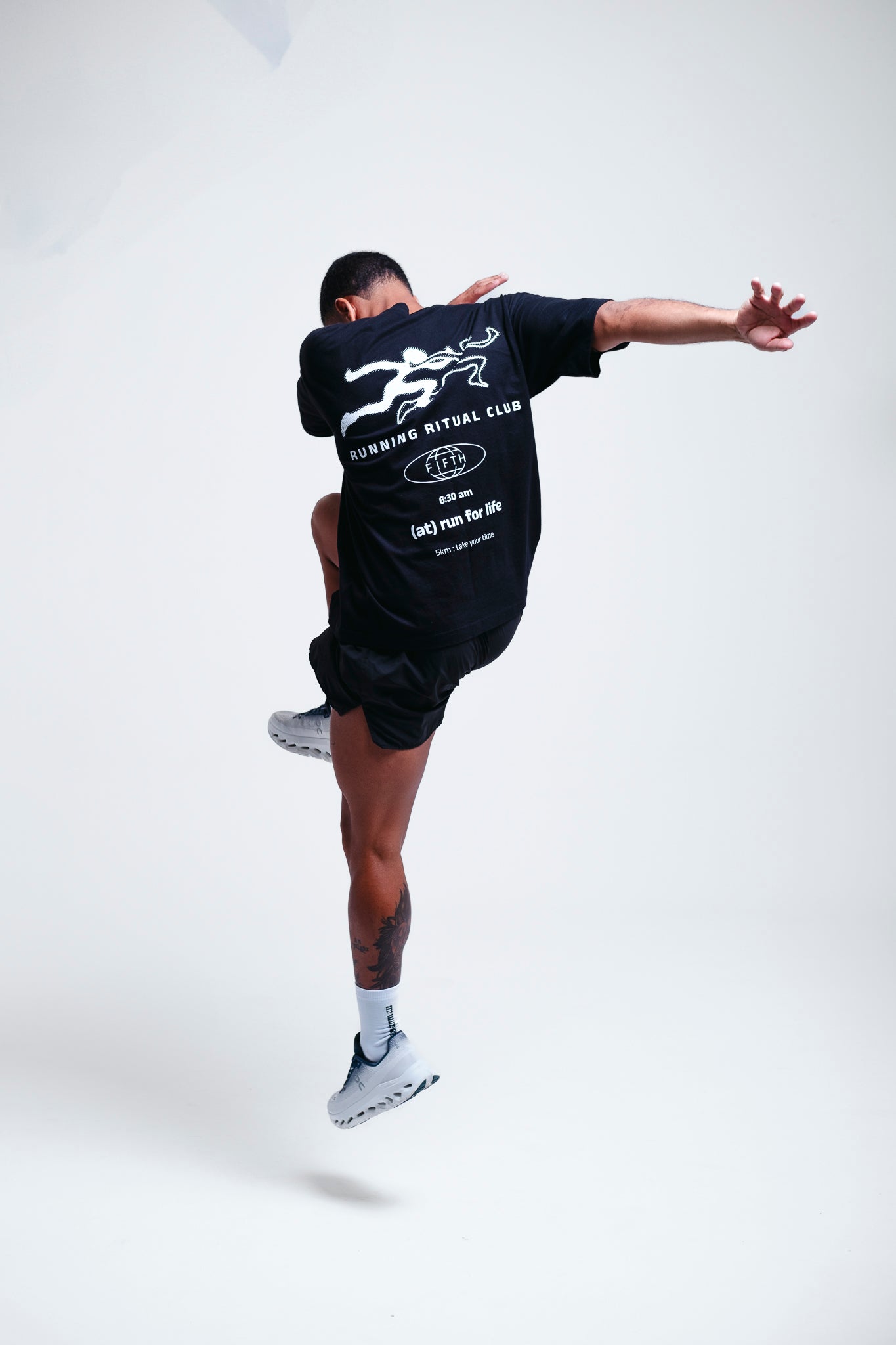 Camiseta oversized preta FIFTH – moda fitness masculina e feminina, estilo urbano