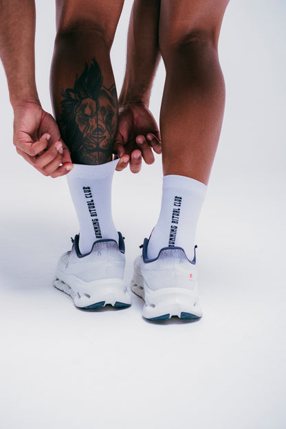 Meia branca FIFTH – meia esportiva unissex, conforto para treino e dia a dia