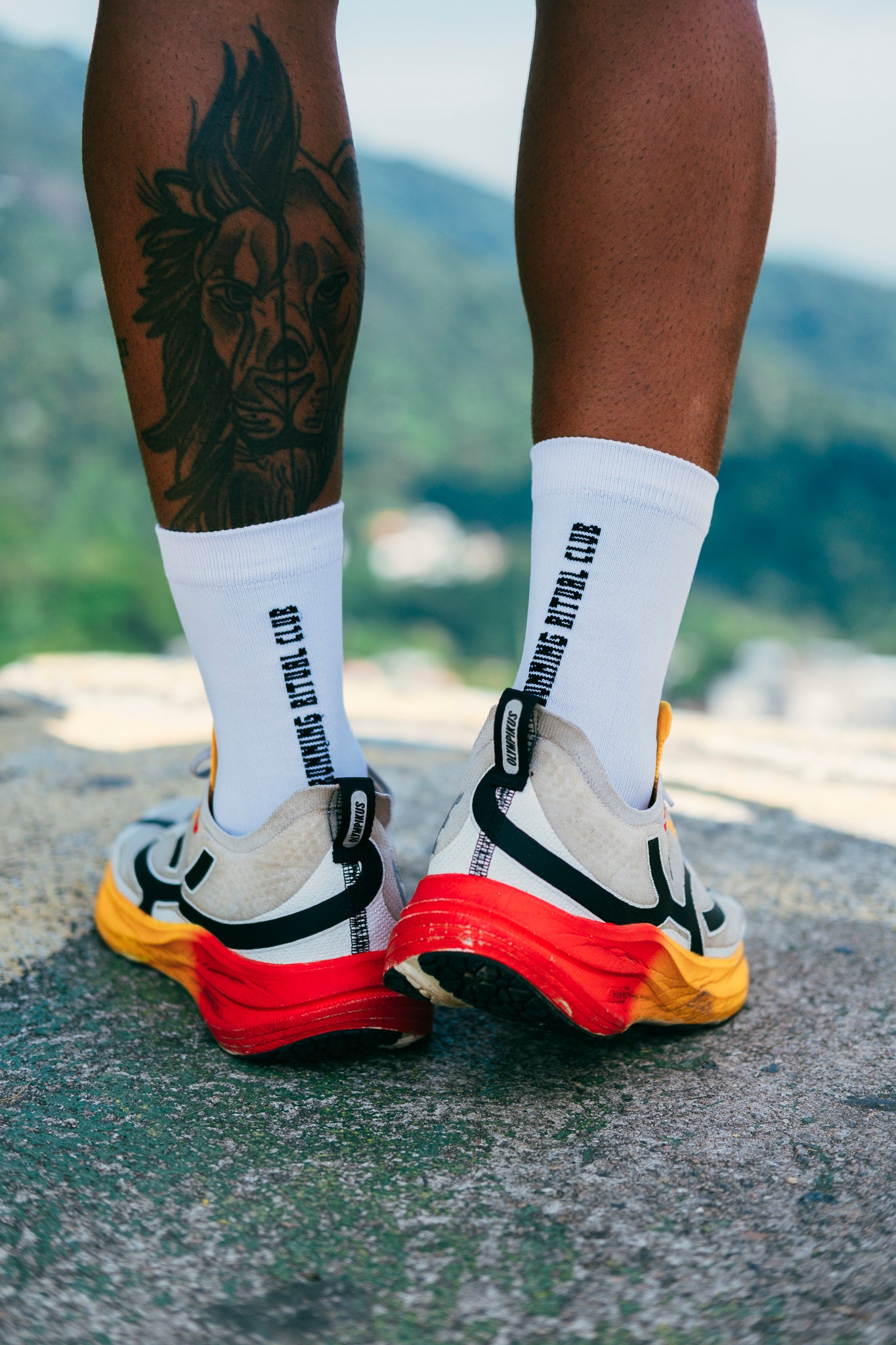 Meia branca FIFTH – meia esportiva unissex, conforto para treino e dia a dia