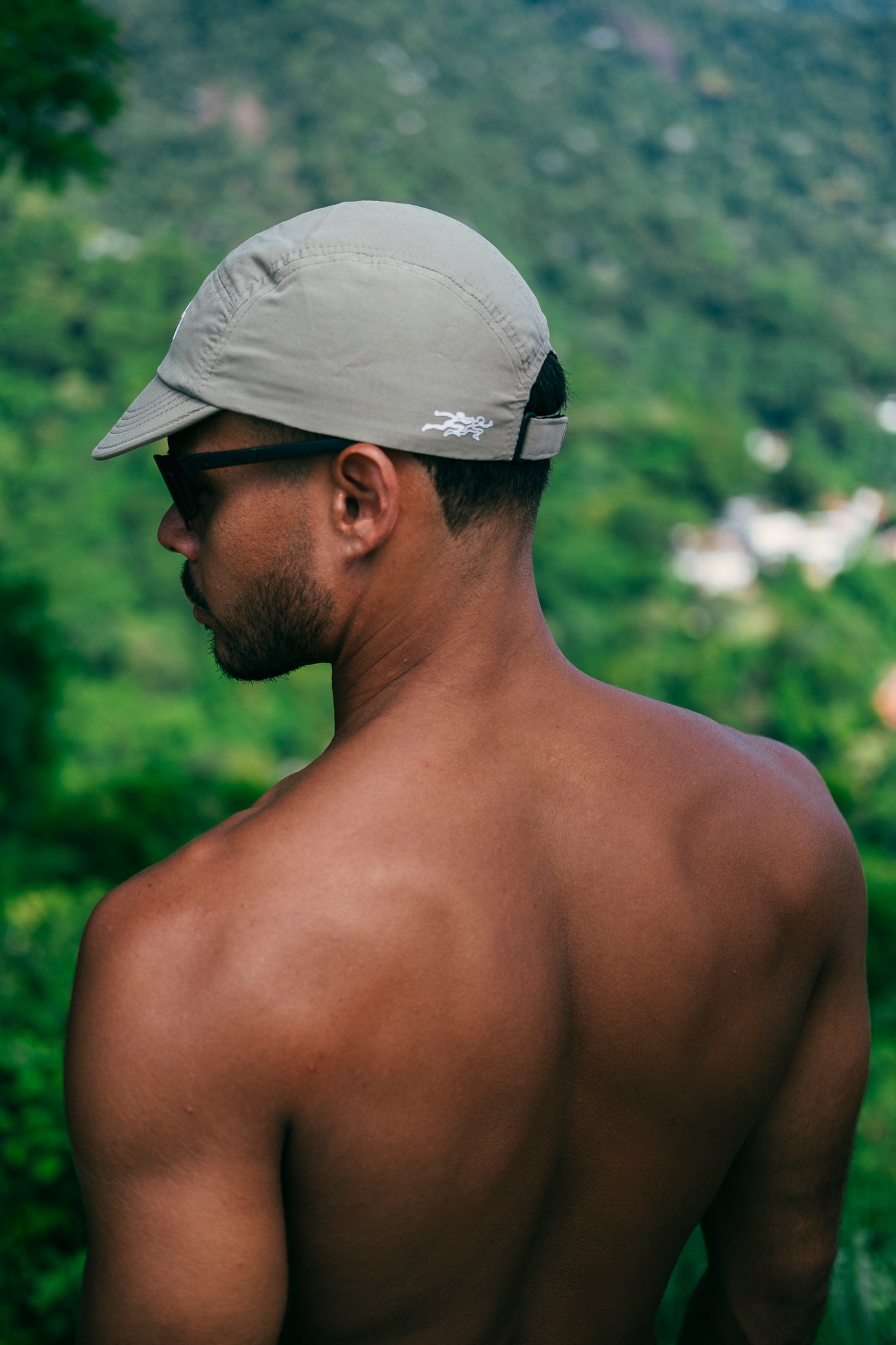 Boné FIFTH – acessório unissex minimalista, estilo urbano e lifestyle
